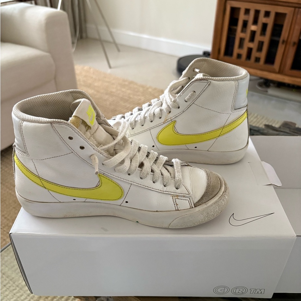 Nike High-Tops - Picture 4 of 5